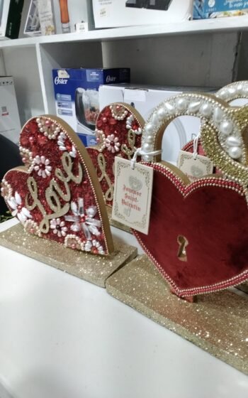 Valentine's Day Decor ( hearts )